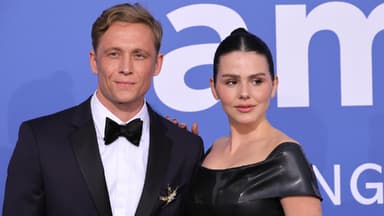 Matthias Schweighöfer und Ruby O. Fee auf der amfAR Gala, 2023