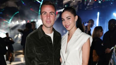 Mario und Ann-Kathrin Götze lächeln