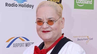 Hella von Sinnen mit Brille