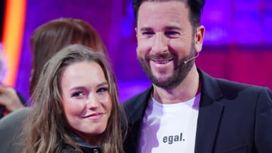 Laura Müller und Michael Wendler lachen