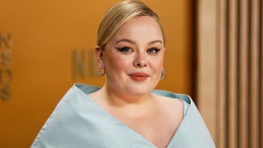 nicola_coughlan strahlt