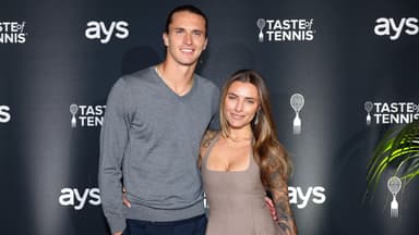 Alex Zverev und Sophia Thomalla posieren zusammen