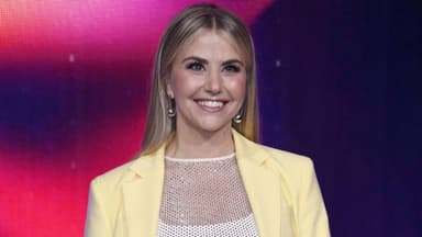 Beatrice Egli lächelt in Beatrice Egli Show