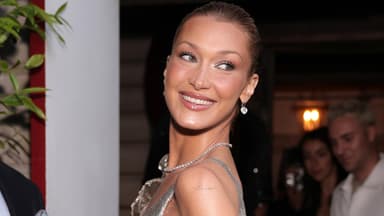 Bella Hadid mit makelloser Haut