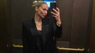 Valentina Pahde Fahrstuhl-Selfie