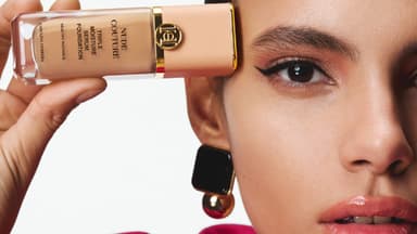 Model mit Nude Couture Foundation von Carolina Herrera