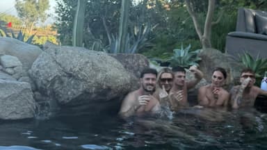Jannik Kontalis und Bill Kaulitz im Pool
