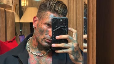 Nikola Glumac macht Spiegel-Selfie