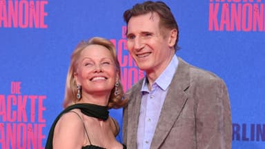 Pamela Anderson kuschelt mit Liam Neeson