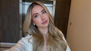 Shania Geiss Selfie