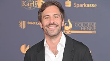 Max Giesinger lacht bei Goldener Henne