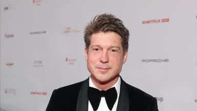 Sebastian Deyle im Anzug