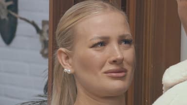 Edda Pilz im Sommerhaus der Stars weint