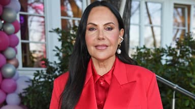 Natascha Ochsenknecht lächelt 