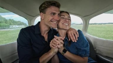 Friedrich und Laura im Flieger