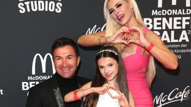 Daniela Katzenberger und Lucas Cordalis mit Tochter Sophia auf dem Red Carpet