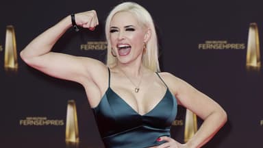 Daniela Katzenberger zeigt stolz ihren Bizep