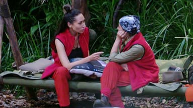 An Tag 3 im Dschungelcamp kam es zum Eklat zwischen Samira Yavuz und Eva Benetatou