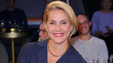 Judith Rakers lächelt