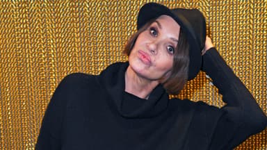 Anouschka Renzi mit Schmollmund und schiefem Kopf