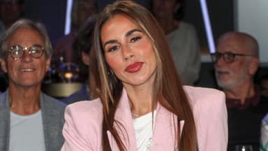 Sarah Engels schaut ernst