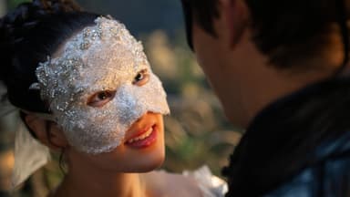 bridgerton Maskenball mit Sophie