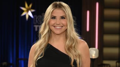 Beatrice Egli lächelt