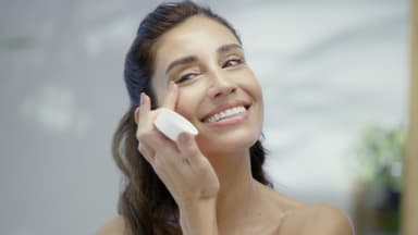 Augencreme gegen Augenringe und Schwellungen