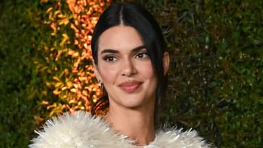 Kendall Jenner mit hochsteckfrisur