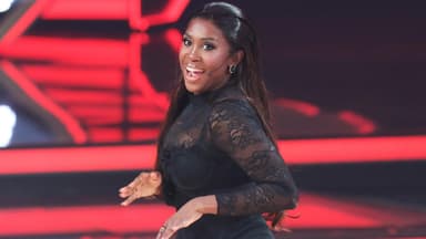Motsi Mabuse lächelt