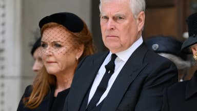 Prinz Andrew und Sarah Ferguson bei einem öffentlichen Auftritt; Symbolbild zum Thema Beziehungsdynamik im britischen Königshaus.