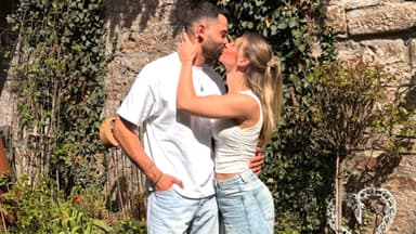 Bastian und Kerrin küssen sich