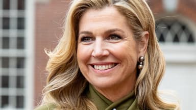 Königin Máxima der Niederlande lacht herzlich bei einem Termin