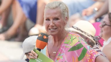 Andrea Kiewel lächelt