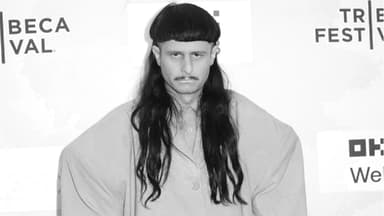 Oliver Tree schwarz weiß