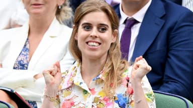 Prinzessin Beatrice lacht im Publikum beim Wimbledon Tennis Championship