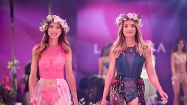Shania und Davina Geiss auf dem Laufsteg