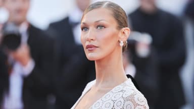 Bella Hadid ernst