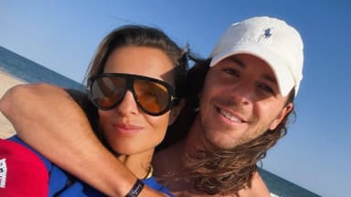 Laura Wontorra und Riccardo Basile am Strand