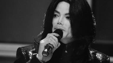 Michael Jackson mit Mikrofon