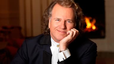André Rieu (2020) lächelt in die Kamera