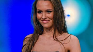 Laura Müller: Verzweifelt? Trotz Schwangerschaft - Nackt-Show geht weiter!