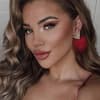Kim Virginia Hartung macht ein Selfie