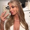 "Bachelors" 2024: Siegerin Larissa Schulte macht ein Selfie 
