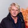 Detlev Buck guckt grimmig