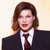 Linda Evangelista mit Anzug