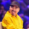 Tony Bauer beim Supertalent lacht zur Seite