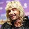 Bill Kaulitz mit längeren blonden Haaren