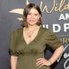 Bindi Irwin lächelt