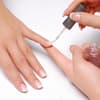 Nagellack auftragen